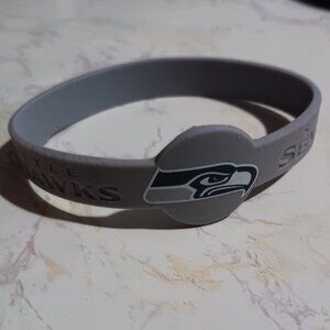 NEW Seattle Seahawks NFL Silicone Gray Rubber Bracelet